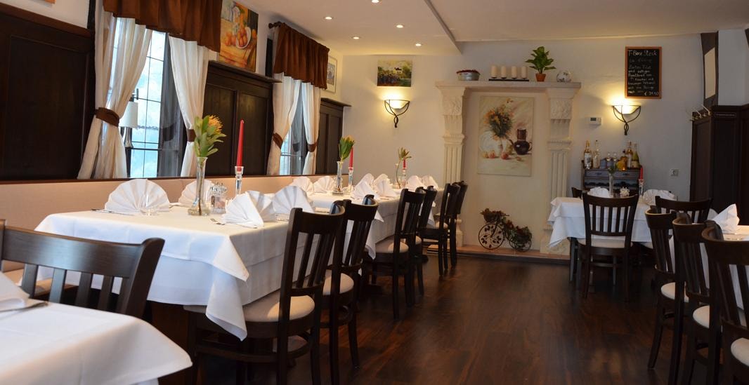 Picasso Restaurant — Atmosphere